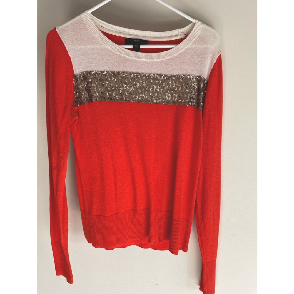 Mossimo M long sleeve knit.
